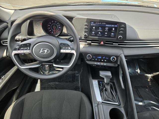 Used 2022 Hyundai Elantra SEL IVT  in ,  5