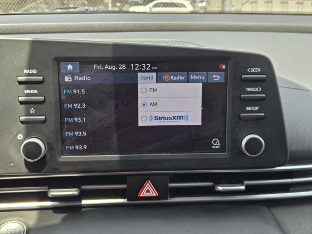 Used 2022 Hyundai Elantra SEL IVT  in ,  8