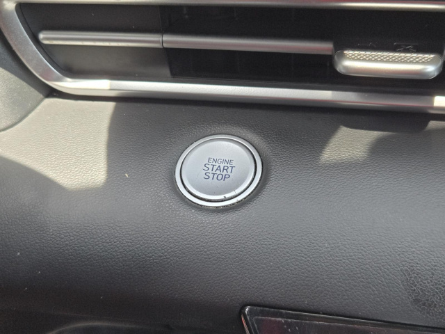 Used 2022 Hyundai Elantra SEL IVT  in ,  9