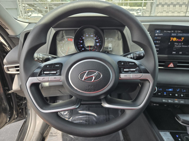 Used 2022 Hyundai Elantra SEL IVT  in ,  14