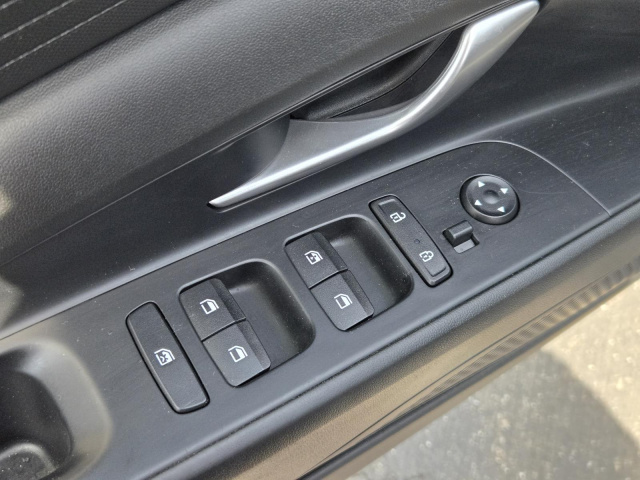 Used 2022 Hyundai Elantra SEL IVT  in ,  19
