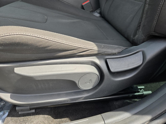 Used 2022 Hyundai Elantra SEL IVT  in ,  22