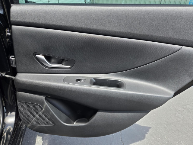 Used 2022 Hyundai Elantra SEL IVT  in ,  27