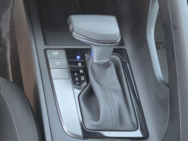 Used 2025 Hyundai Elantra SEL Sport IVT  in ,  13
