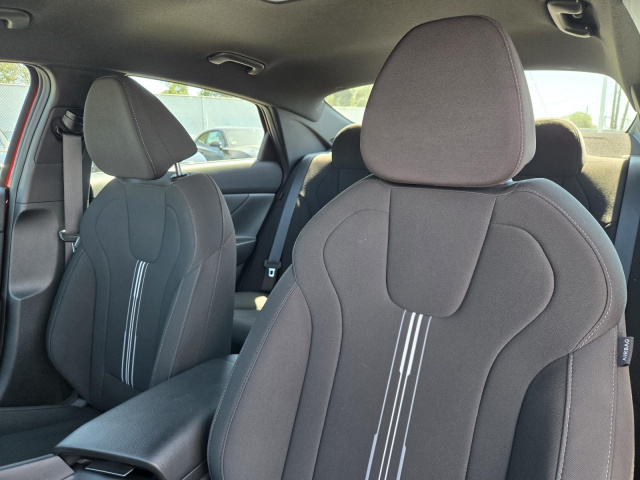 Used 2025 Hyundai Elantra SEL Sport IVT  in ,  21