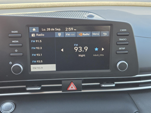 Used 2026 Hyundai Elantra Hybrid Blue Sedan  in ,  8