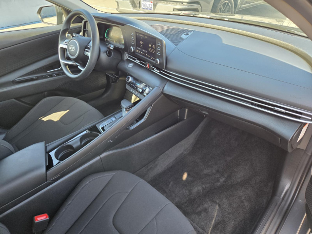 Used 2026 Hyundai Elantra Hybrid Blue Sedan  in ,  31