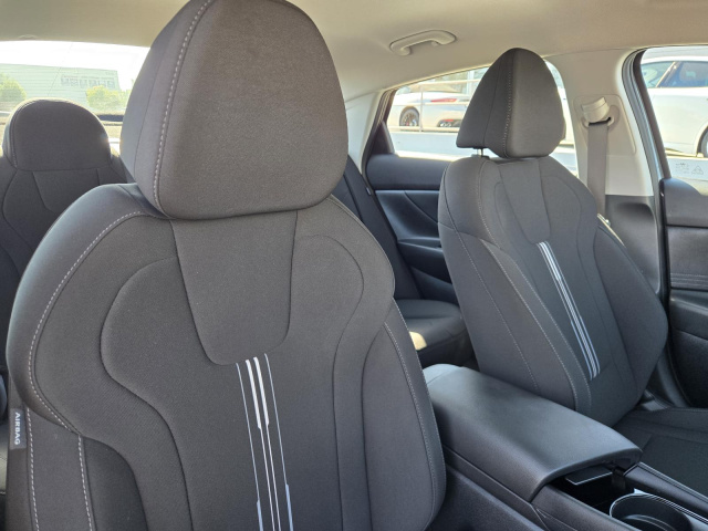 Used 2026 Hyundai Elantra Hybrid Blue Sedan  in ,  33