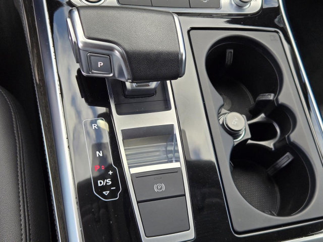Used 2022 Audi Q7 Premium Plus 55 TFSI quattro  in ,  13