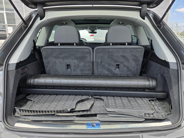 Used 2022 Audi Q7 Premium Plus 55 TFSI quattro  in ,  28