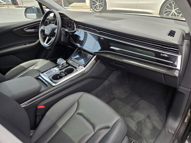 Used 2022 Audi Q7 Premium Plus 55 TFSI quattro  in ,  32