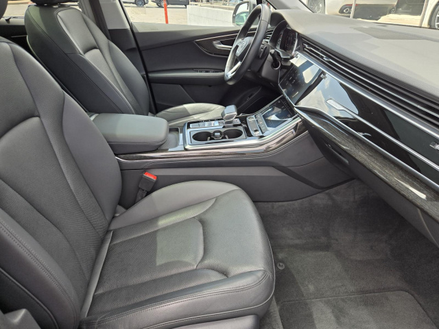 Used 2022 Audi Q7 Premium Plus 55 TFSI quattro  in ,  33