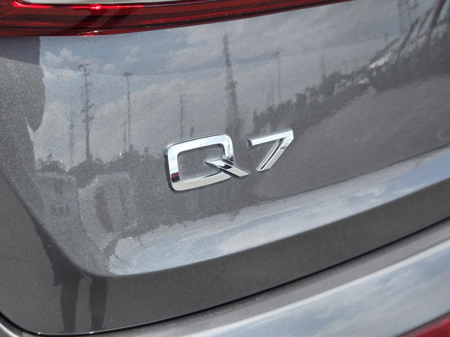 Used 2022 Audi Q7 Premium Plus 55 TFSI quattro  in ,  37