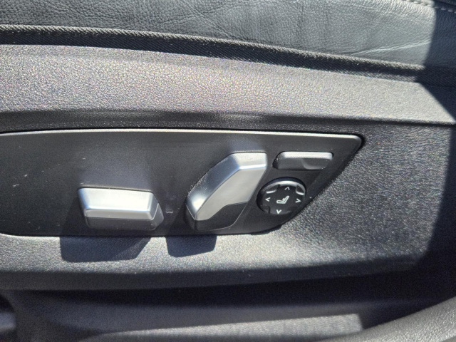 Used 2023 BMW 5 Series 530i Sedan  in ,  23