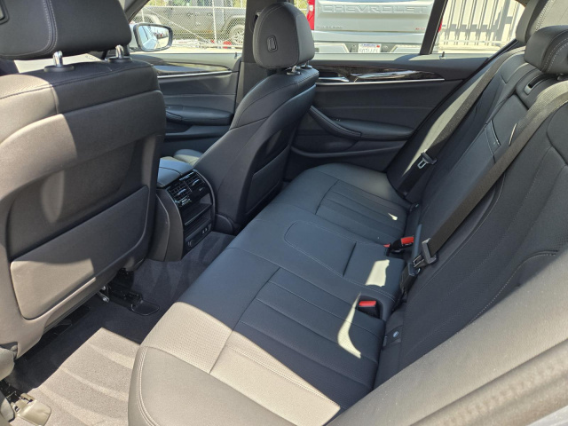 Used 2023 BMW 5 Series 530i Sedan  in ,  25