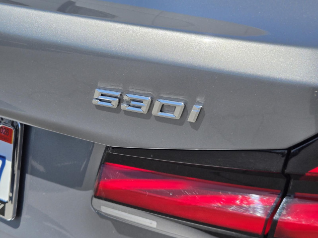 Used 2023 BMW 5 Series 530i Sedan  in ,  33