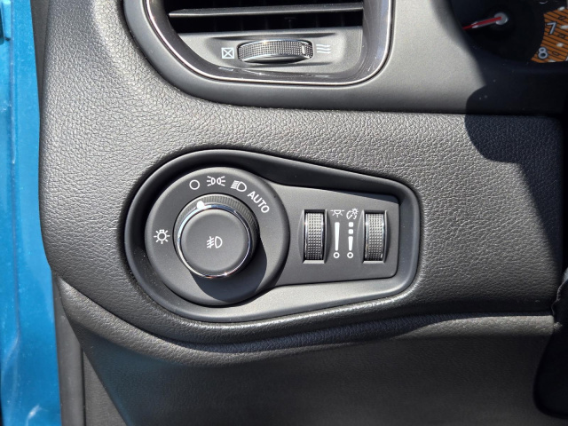 Used 2022 Jeep Renegade Latitude 4x4  in ,  21