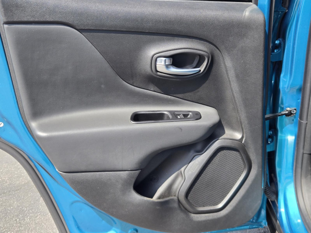 Used 2022 Jeep Renegade Latitude 4x4  in ,  27
