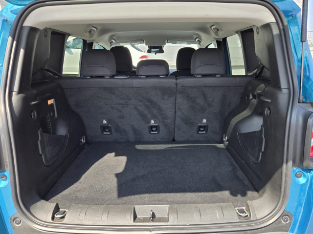 Used 2022 Jeep Renegade Latitude 4x4  in ,  30