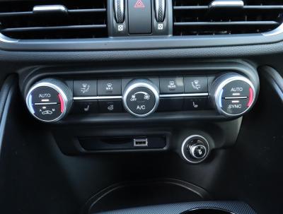 New 2025 Alfa Romeo Giulia RWD  in ,  9