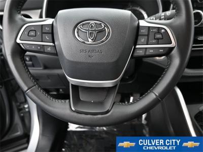 Used 2024 Toyota Highlander XLE in Culver City, CA 10 img