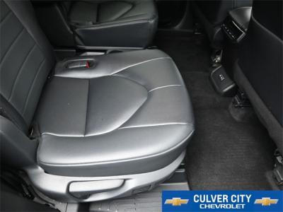 Used 2024 Toyota Highlander XLE in Culver City, CA 14 img