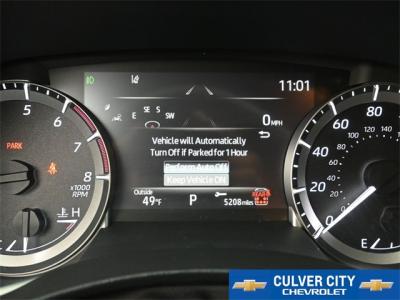 Used 2024 Toyota Highlander XLE in Culver City, CA 16 img