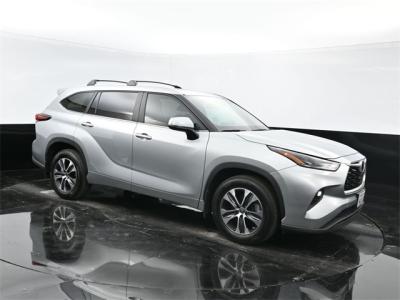Used 2024 Toyota Highlander XLE in Culver City, CA 1 img