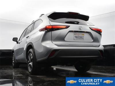 Used 2024 Toyota Highlander XLE in Culver City, CA 22 img