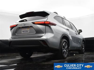 Used 2024 Toyota Highlander XLE in Culver City, CA 23 img