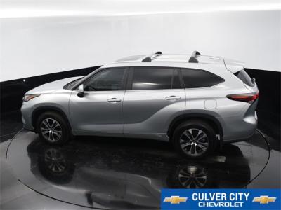 Used 2024 Toyota Highlander XLE in Culver City, CA 29 img