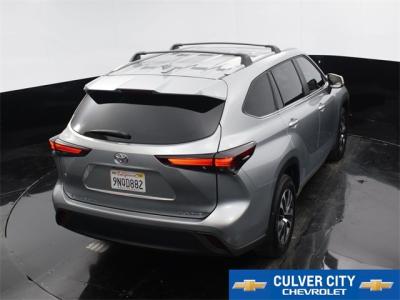 Used 2024 Toyota Highlander XLE in Culver City, CA 31 img