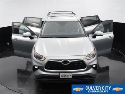 Used 2024 Toyota Highlander XLE in Culver City, CA 35 img