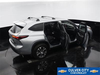 Used 2024 Toyota Highlander XLE in Culver City, CA 41 img