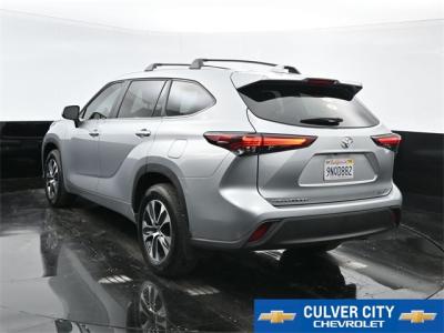 Used 2024 Toyota Highlander XLE in Culver City, CA 6 img