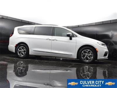 Used 2023 Chrysler Pacifica Limited in Culver City, CA 26 img