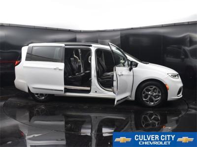 Used 2023 Chrysler Pacifica Limited in Culver City, CA 43 img