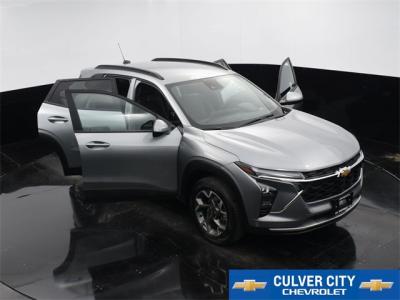 Used 2024 Chevrolet Trax LT in Culver City, CA 32 img