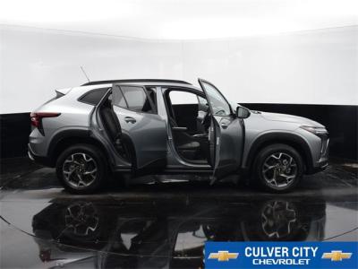 Used 2024 Chevrolet Trax LT in Culver City, CA 40 img