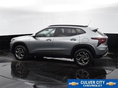 Used 2024 Chevrolet Trax LT in Culver City, CA 4 img