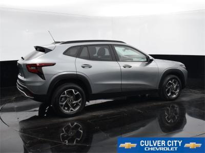 Used 2024 Chevrolet Trax LT in Culver City, CA 8 img