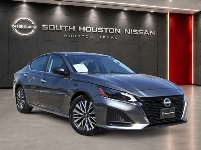 Gun Metallic Used 2025 Nissan Altima 2.5 SV  in Houston, TX