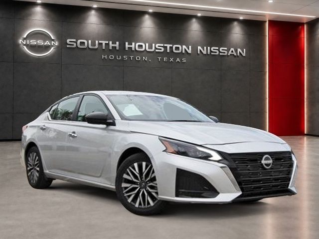 Brilliant Silver Metallic Used 2025 Nissan Altima 2.5 SV  in Houston, TX