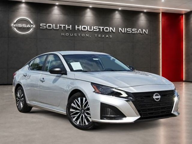 Brilliant Silver Metallic Used 2025 Nissan Altima 2.5 SV  in Houston, TX