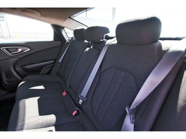 Used 2015 Chrysler 200 Limited in Houston, TX 6 Used 2015 Chrysler 200 Limited in Houston, TX 6
