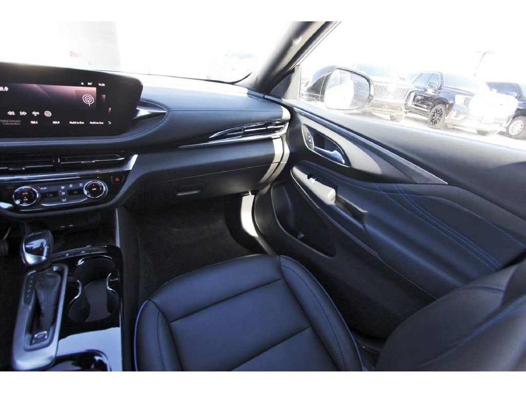 Used 2025 Buick Envista Sport Touring in Houston, TX 9 Used 2025 Buick Envista Sport Touring in Houston, TX 9