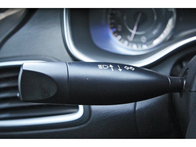 Used 2015 Chrysler 200 Limited in Houston, TX 16