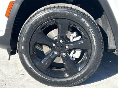 New 2025 Jeep Grand Cherokee Limited  in Anaheim, CA 9