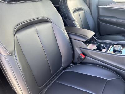 New 2025 Jeep Grand Cherokee Limited  in Anaheim, CA 10
