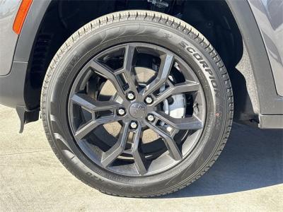 New 2025 Jeep Grand Cherokee Limited  in Anaheim, CA 9